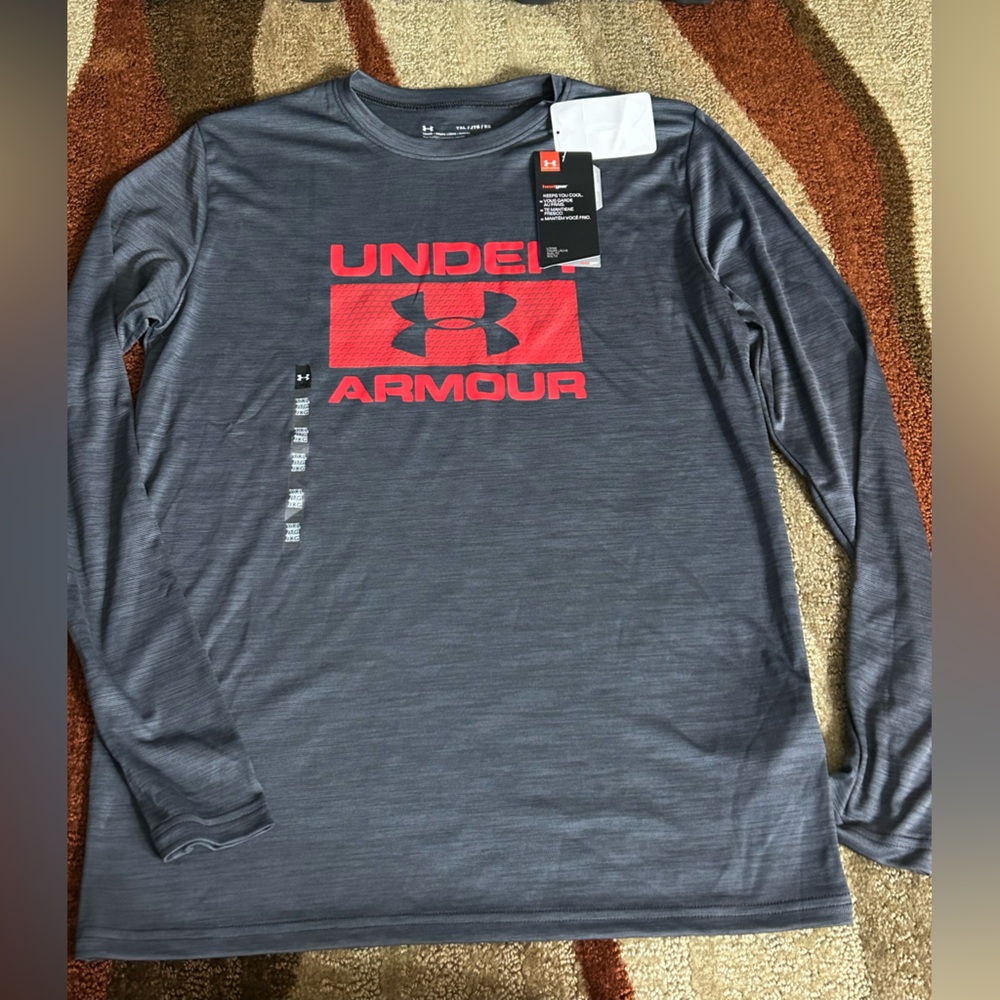 Under Armour Boys Long Sleeve Heat Gear Loose Fit Performance Shirt XL NWT